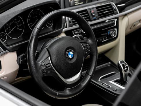 Used 2017 BMW 330i Sedan image 18