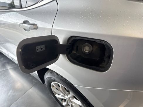 Used 2020 Chevrolet Equinox LT FWD image 11