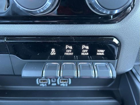New 2026 RAM 1500 Big Horn w/ Night Edition image 20