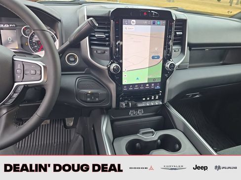 New 2026 RAM 3500 Big Horn AWD/4WD image 17