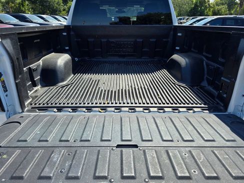 Used 2025 GMC Sierra 1500 SLT AWD/4WD image 9