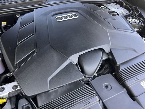 Used 2021 Audi Q8 Premium w/ Black Optic Package image 33