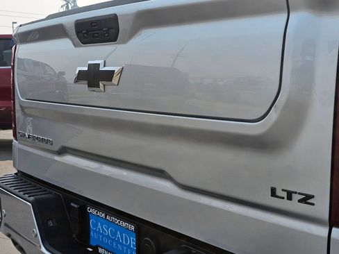 Certified 2021 Chevrolet Silverado 1500 LTZ w/ LTZ Premium Package AWD/4WD image 21