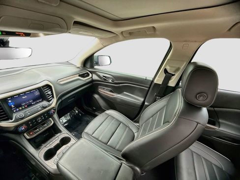 Used 2023 GMC Acadia Denali w/ Denali Ultimate Package FWD image 25