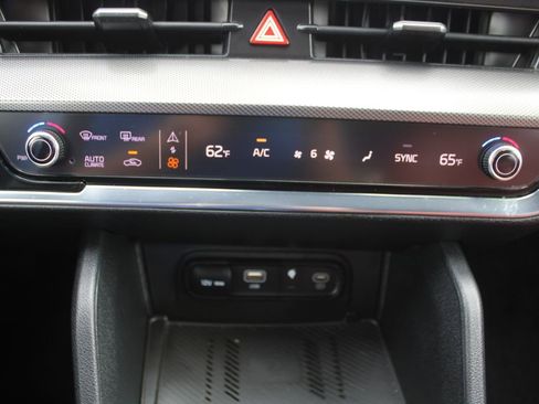 Certified 2024 Kia Sportage SX FWD image 43