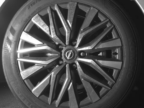 Used 2025 Nissan Altima 2.5 SV FWD image 13