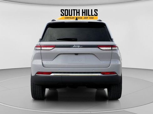 New 2025 Jeep Grand Cherokee Laredo image 7