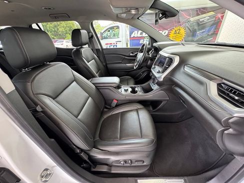 Used 2023 GMC Acadia SLT w/ Elevation Edition FWD image 16