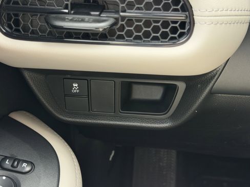 Used 2023 Honda HR-V LX image 23