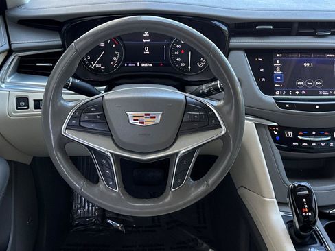 Used 2021 Cadillac XT5 Premium Luxury FWD image 16