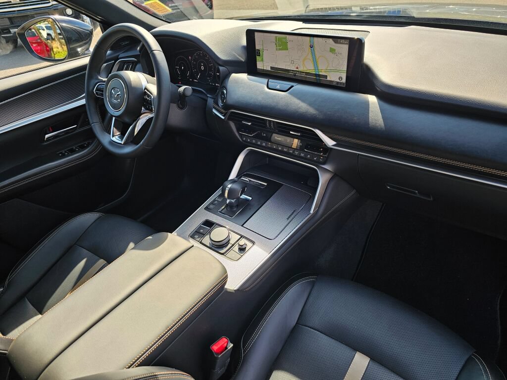 Certified 2025 MAZDA CX-90 Plug-In Hybrid w/ Premium Plus AWD/4WD image 32