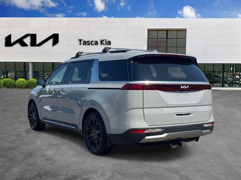 Used 2024 Kia Carnival SX FWD image 6