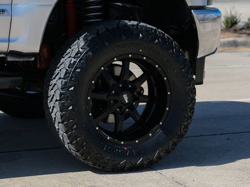 Used 2017 Ford F250 Lariat w/ Lariat Value Package image 17