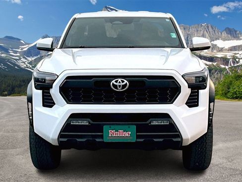 Used 2024 Toyota Tacoma TRD Off-Road image 3