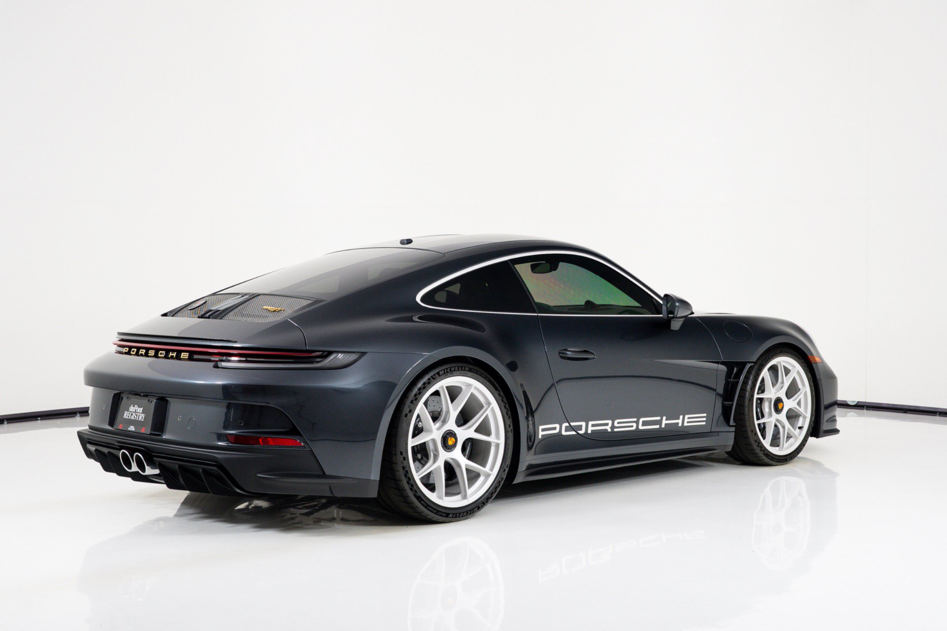 Used 2024 Porsche 911 GT3 RS RWD image 3