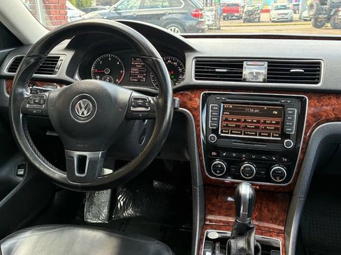 Used 2013 Volkswagen Passat TDI SEL Premium image 17