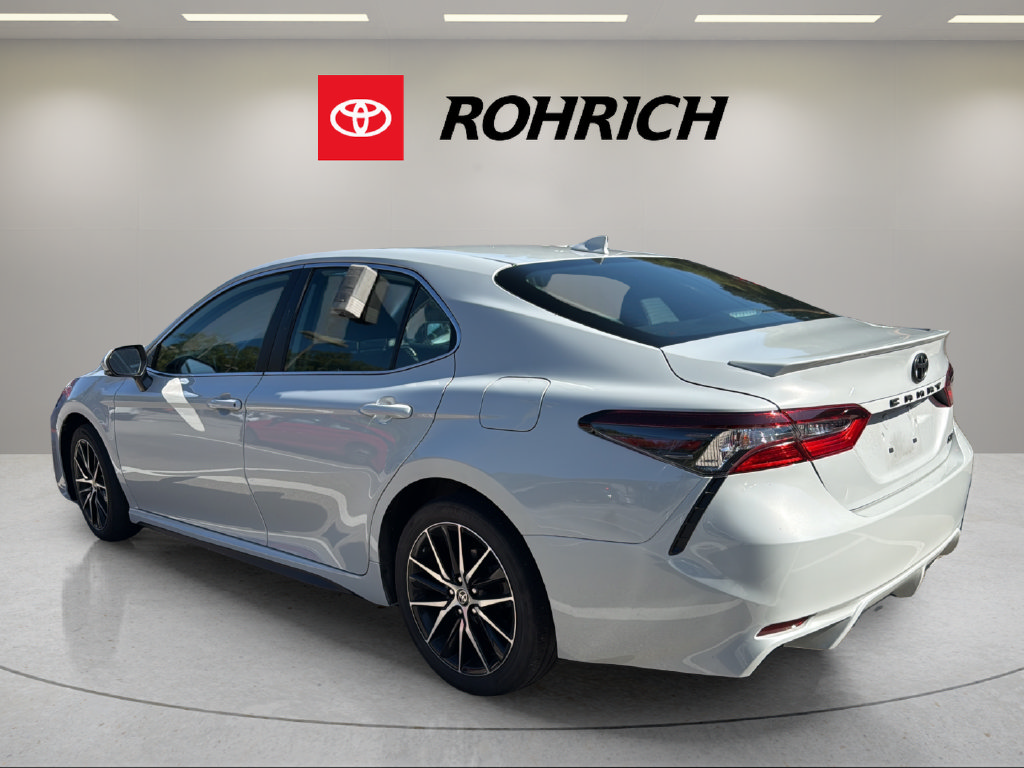 Used 2024 Toyota Camry SE FWD image 6