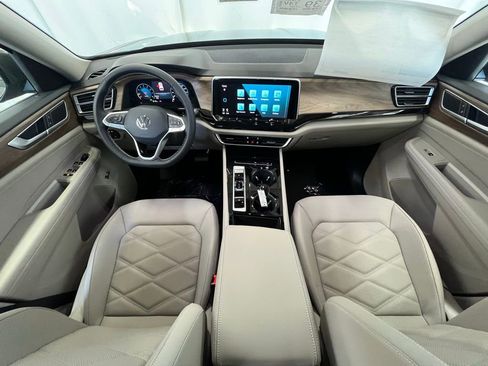 New 2026 Volkswagen Atlas SE image 13