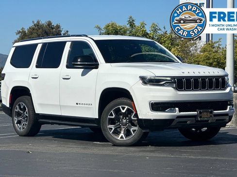 Used 2024 Jeep Wagoneer Series III AWD/4WD image 1