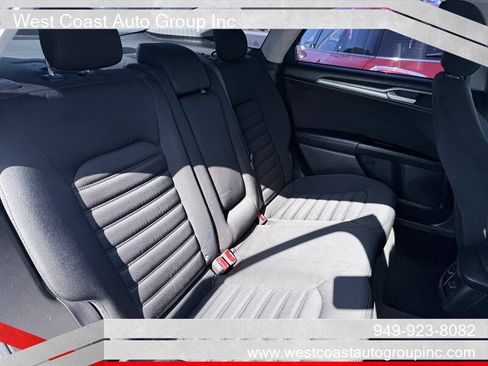 Used 2016 Ford Fusion SE FWD image 9