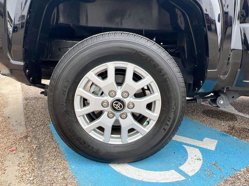 Used 2025 Toyota Tacoma SR image 7