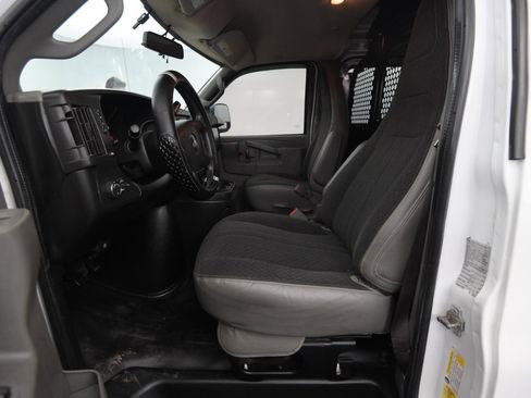 Used 2020 Chevrolet Express 2500 w/ Driver Convenience Package image 23