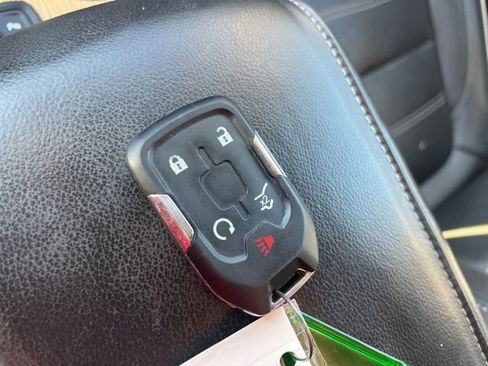 Used 2019 GMC Acadia Denali w/ Technology Package FWD image 33
