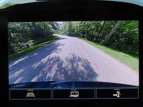 Certified 2022 Chevrolet Traverse LT w/ LPO, Floor Liner Package AWD/4WD image 5