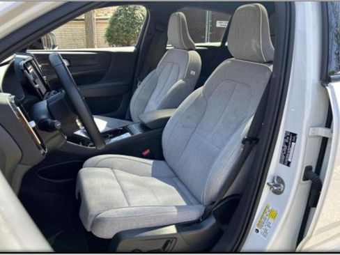 Used 2023 Volvo C40 P8 Recharge Ultimate AWD/4WD image 3