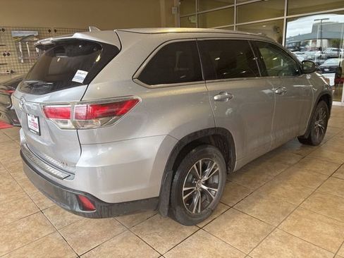 Used 2016 Toyota Highlander XLE image 5