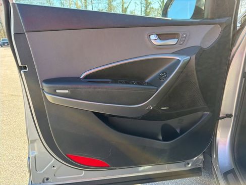 Used 2016 Hyundai Santa Fe SE w/ Option Group 03 image 12