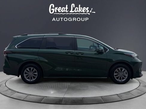 Used 2025 Toyota Sienna LE w/ LE Plus Package AWD/4WD image 6