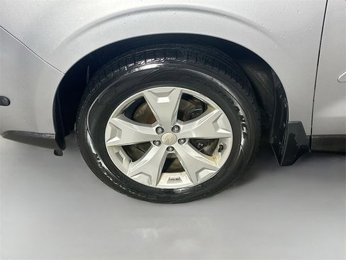 Used 2015 Subaru Forester 2.5i Limited image 33