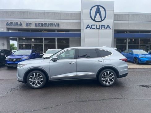 Used 2023 Acura MDX SH-AWD w/ Technology Package image 3