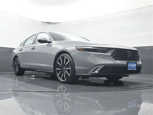 Used 2024 Honda Accord Touring image 13