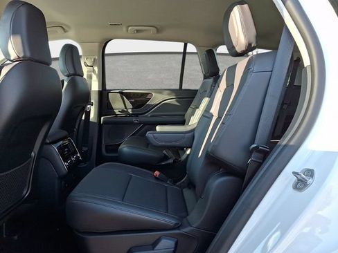New 2026 Lincoln Aviator Reserve AWD/4WD image 9