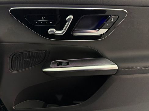 Used 2026 Mercedes-Benz GLC 300 image 22