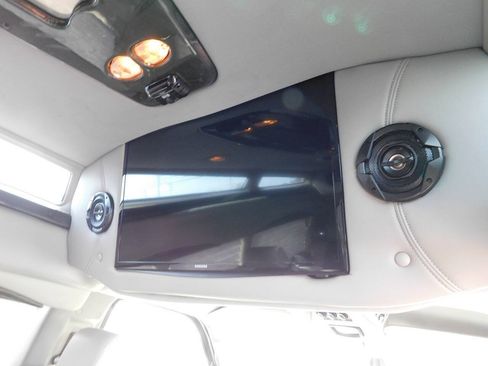 Used 2018 Chevrolet Express 2500 w/ Enhanced Convenience Package RWD image 23