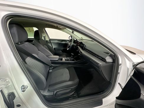 Used 2025 Kia K5 LXS image 32