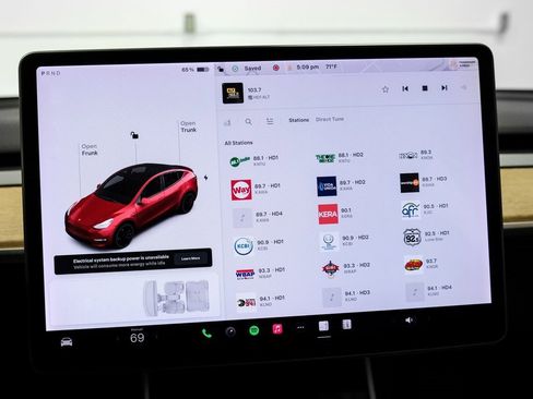 Used 2020 Tesla Model Y Long Range image 25