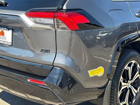 Used 2022 Toyota RAV4 Prime XSE AWD/4WD image 6