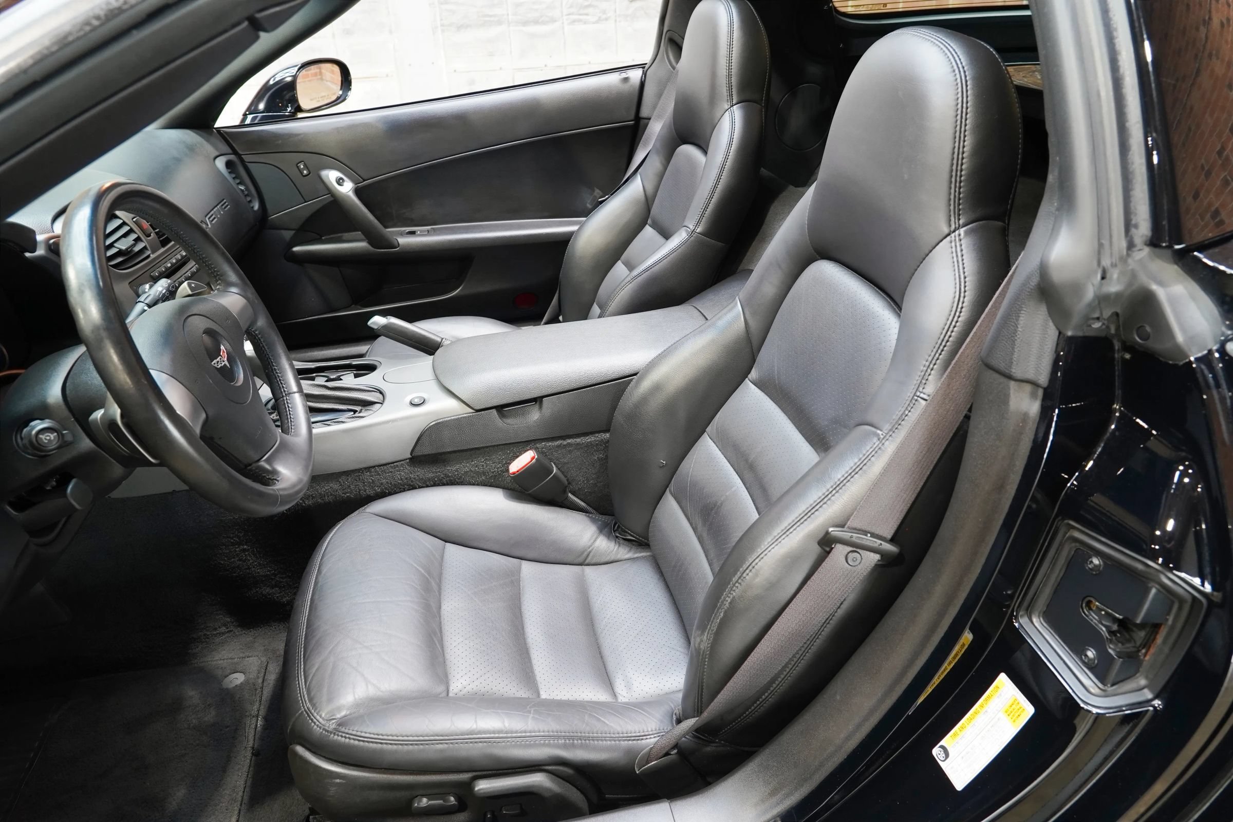 Used 2007 Chevrolet Corvette Coupe w/ Preferred Equipment Group RWD image 42