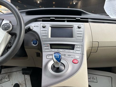 Used 2015 Toyota Prius Two image 27