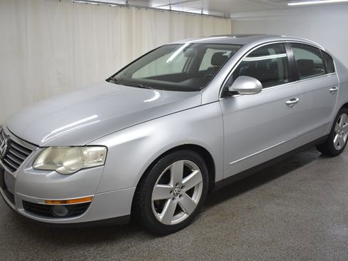 Used 2007 Volkswagen Passat 2.0T image 3