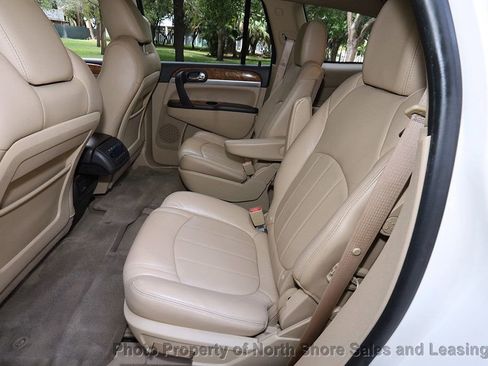 Used 2011 Buick Enclave CXL image 27
