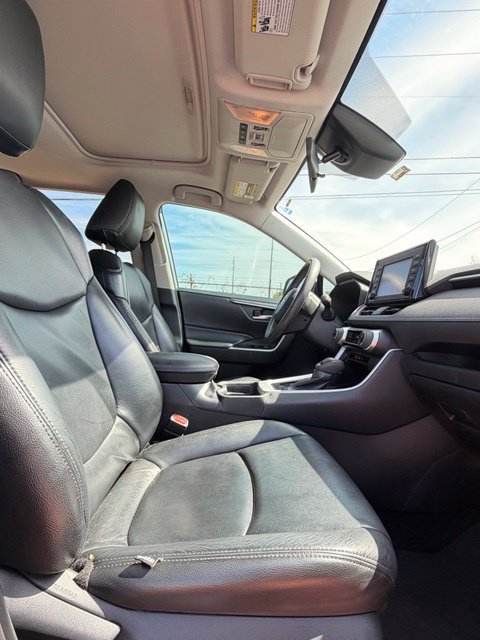 Used 2019 Toyota RAV4 XLE FWD image 12