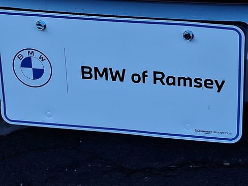 Used 2023 Chrysler Pacifica Touring-L image 30