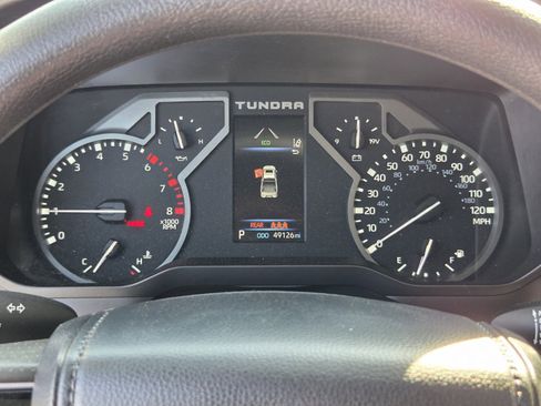 Used 2022 Toyota Tundra SR5 w/ SR5 Convenience Package image 21