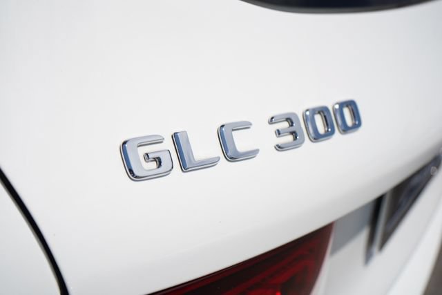 Used 2021 Mercedes-Benz GLC 300 4MATIC image 13