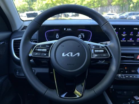 New 2026 Kia Seltos S FWD image 34